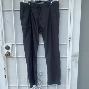 UnionBay- UB tech 40X33 classic fit performance Pants has stretch gray